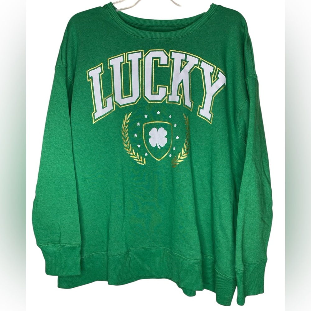 NWOT! LUCKY Way to Celebrate St.
Patrick's Day Graphic Sweatshirt - Size L
